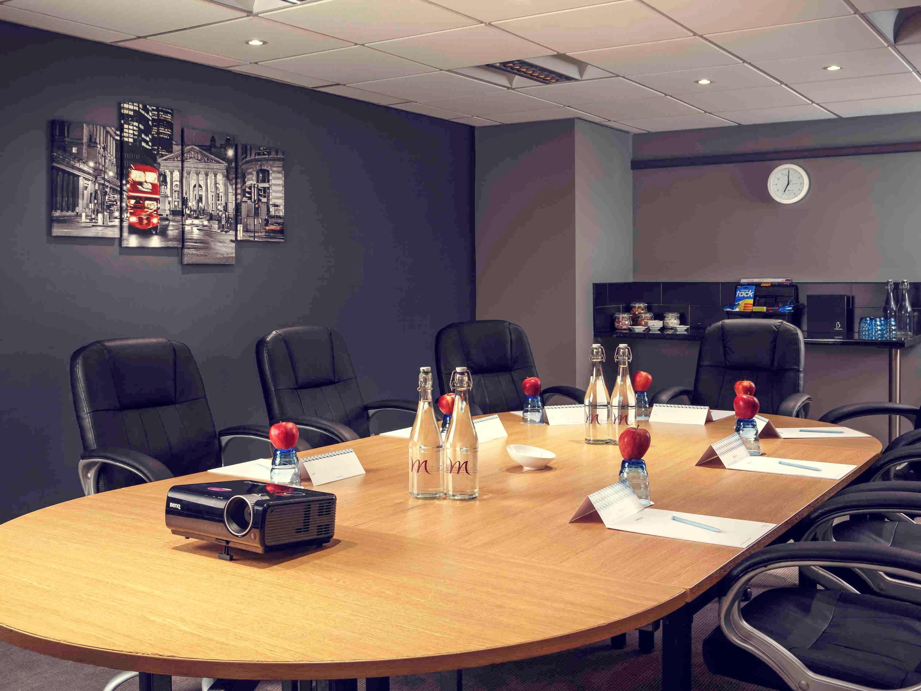 Mercure London Watford Hotel Екстериор снимка